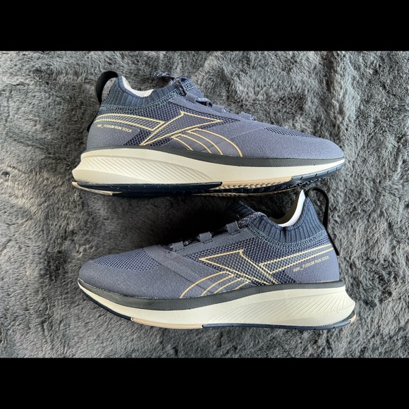 Reebok Trainers - Picture 5 of 8